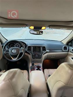 جیپ گراند شیرۆکی